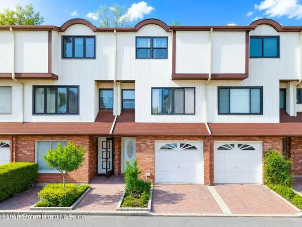 23 Venus Lane, Staten Island, NY 10314