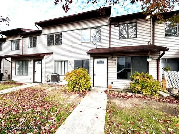 92 Wolkoff Lane, Staten Island, NY 10303