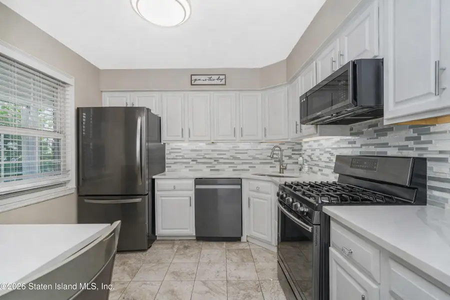 137 E Figurea Avenue, Staten Island, NY 10308 - #3