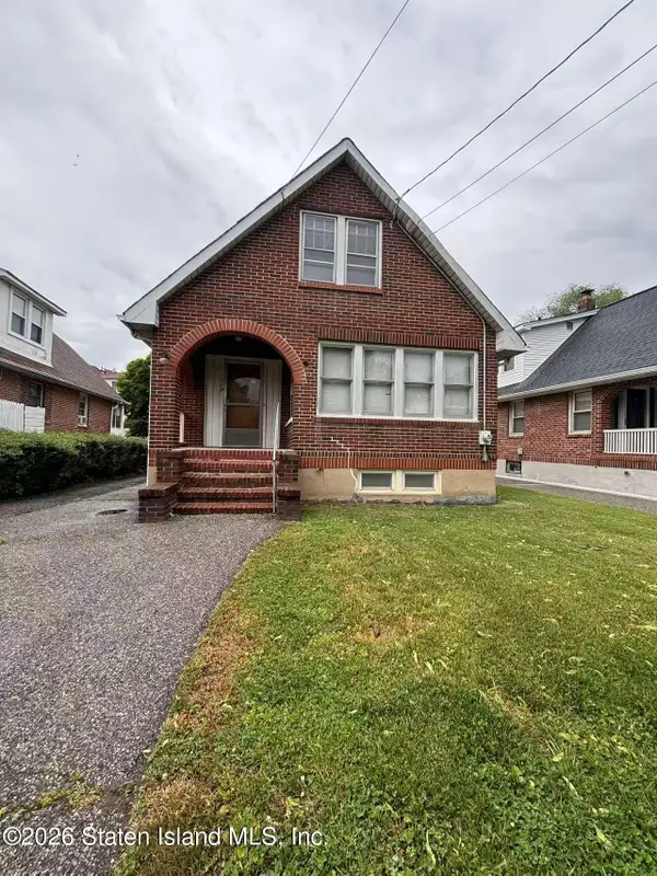 119 Cedarview Avenue, Staten Island, NY 10306