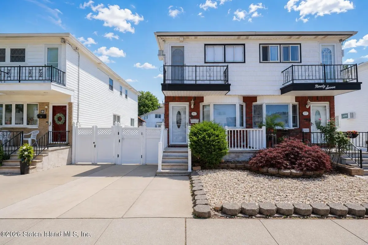 95 S Railroad Avenue, Staten Island, NY 10305 - #1