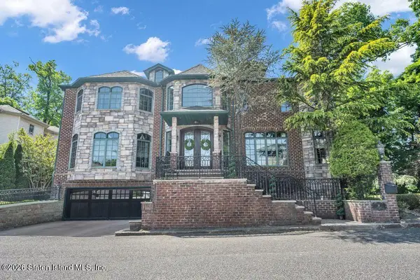 18 Ivan Court, Staten Island, NY 10309