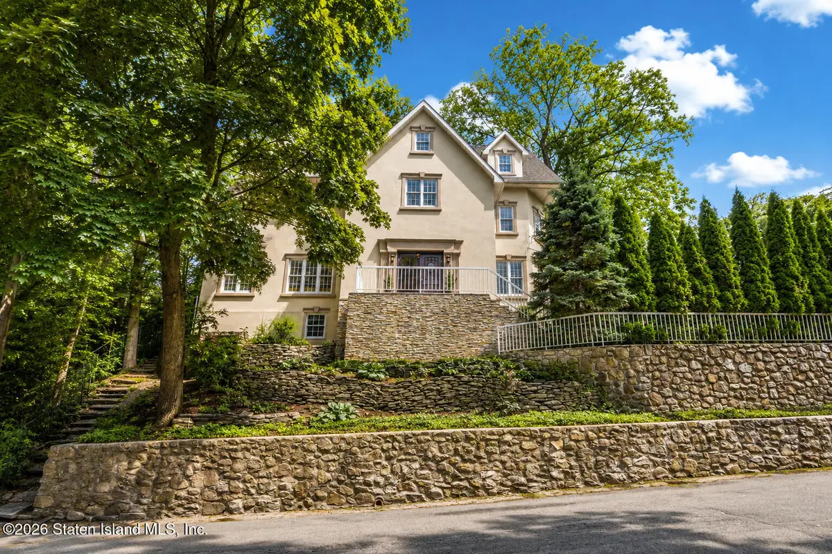8 Diana Trail, Staten Island, NY 10304 - #1