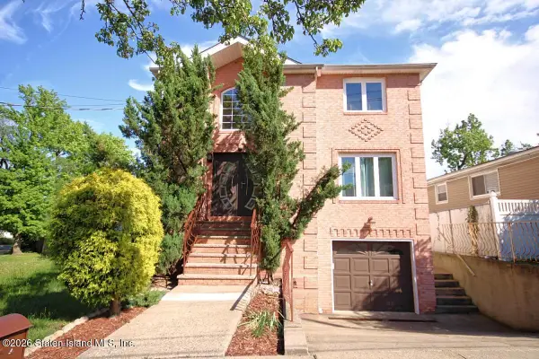 30 Oceanview Place, Staten Island, NY 10308