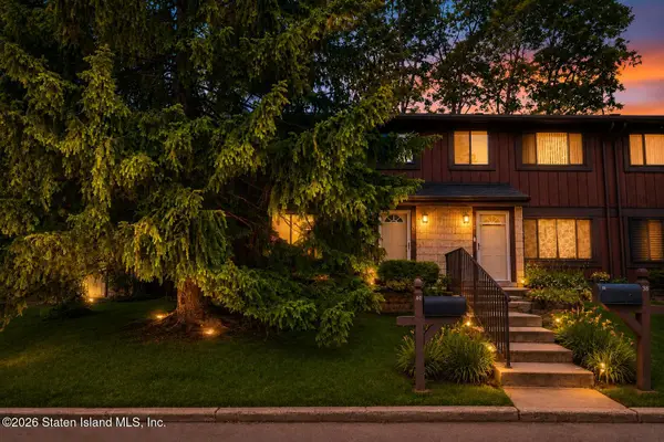 40 Stone Lane, Staten Island, NY 10314