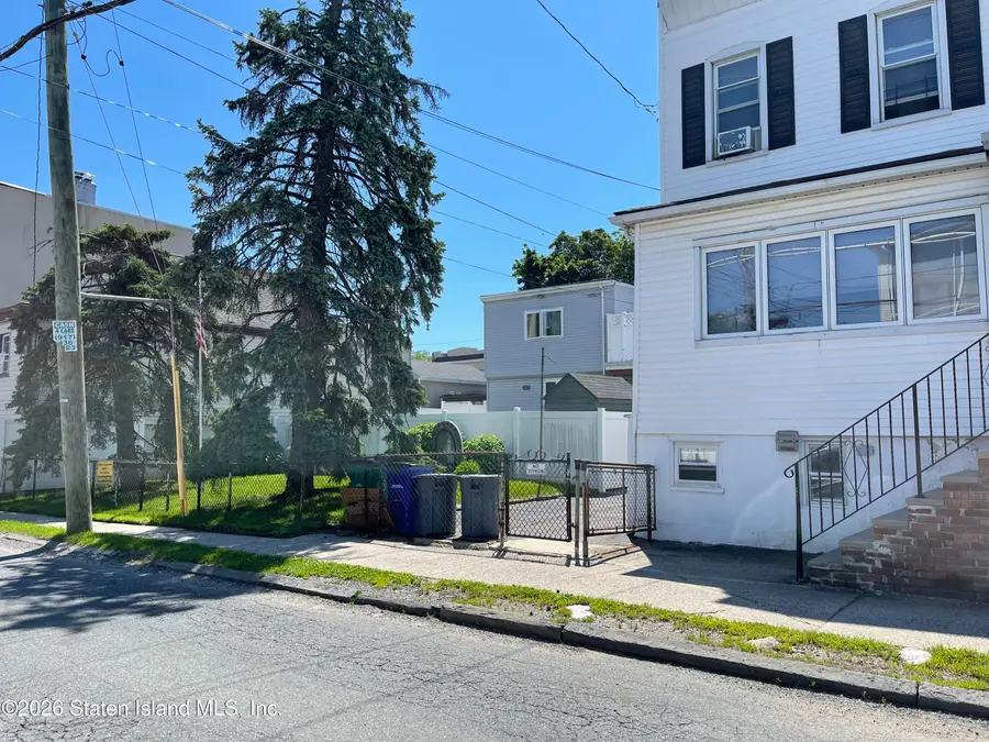 252 Saint Marys Avenue, Staten Island, NY 10305 - #3