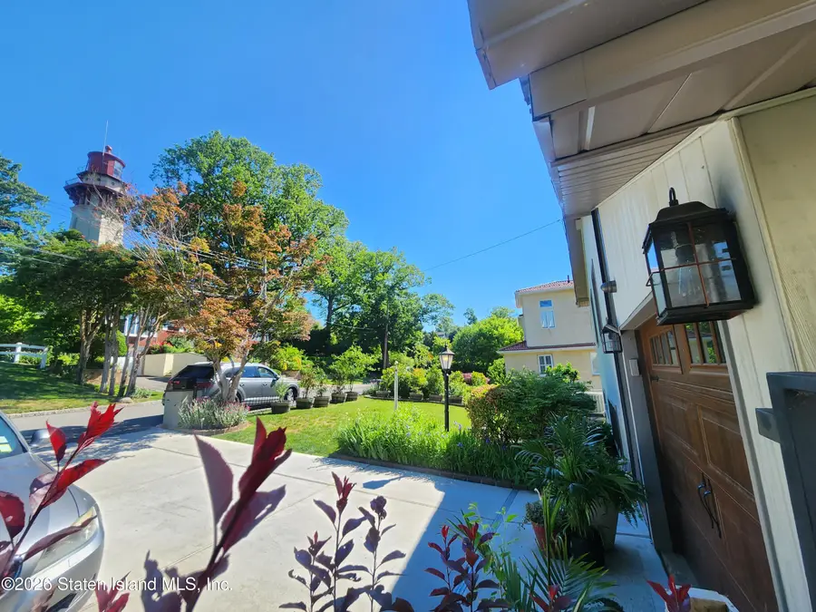 16 Manor Court, Staten Island, NY 10306 - #2