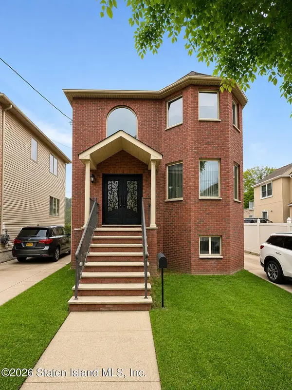29 Burgher Avenue, Staten Island, NY 10304