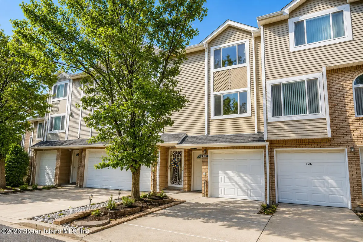124 Pembrook Loop, Staten Island, NY 10309 - #1