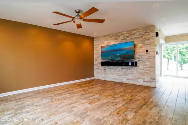 234 Hampton Green, Staten Island, NY 10312