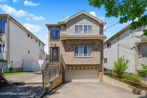 6 Clinton Court, Staten Island, NY 10301