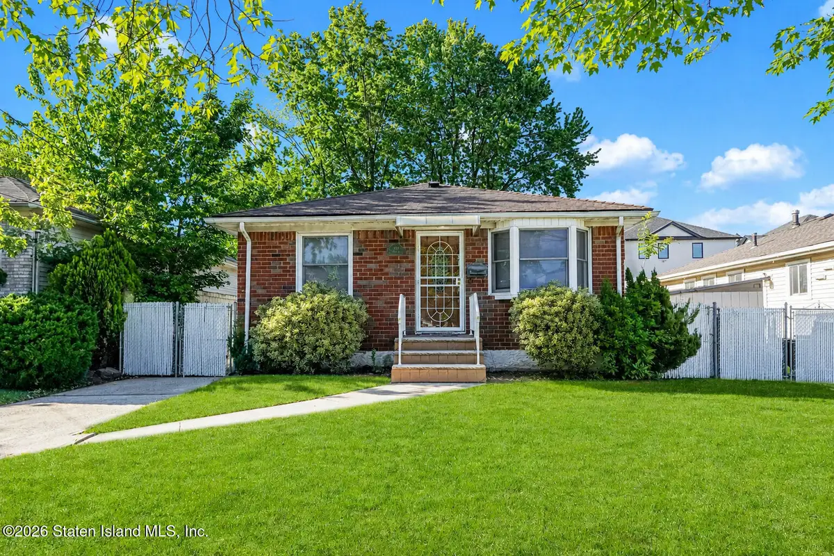 826 Lamont Avenue, Staten Island, NY 10309 - #1