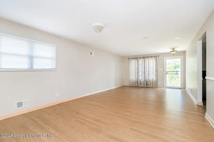 826 Lamont Avenue, Staten Island, NY 10309 - #3