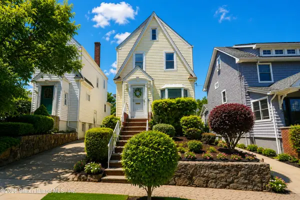 20 University Place, Staten Island, NY 10301