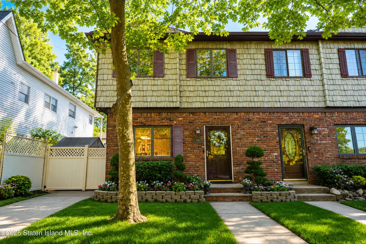 716 Drumgoole Road W, Staten Island, NY 10312 - #1