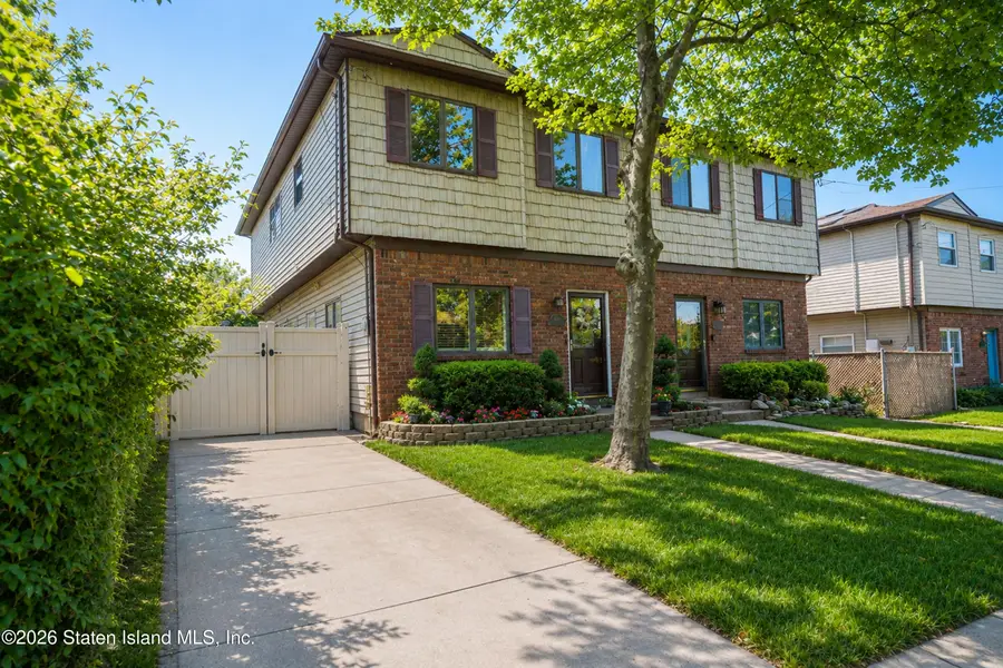 716 Drumgoole Road W, Staten Island, NY 10312 - #2