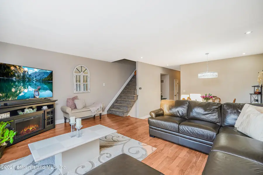 716 Drumgoole Road W, Staten Island, NY 10312 - #3