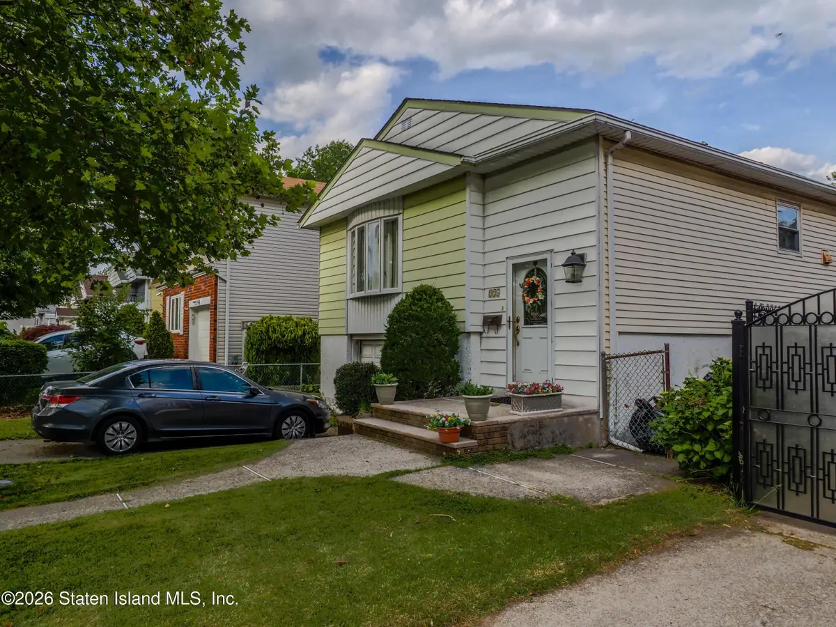 225 Woodbine Avenue, Staten Island, NY 10314 - #1