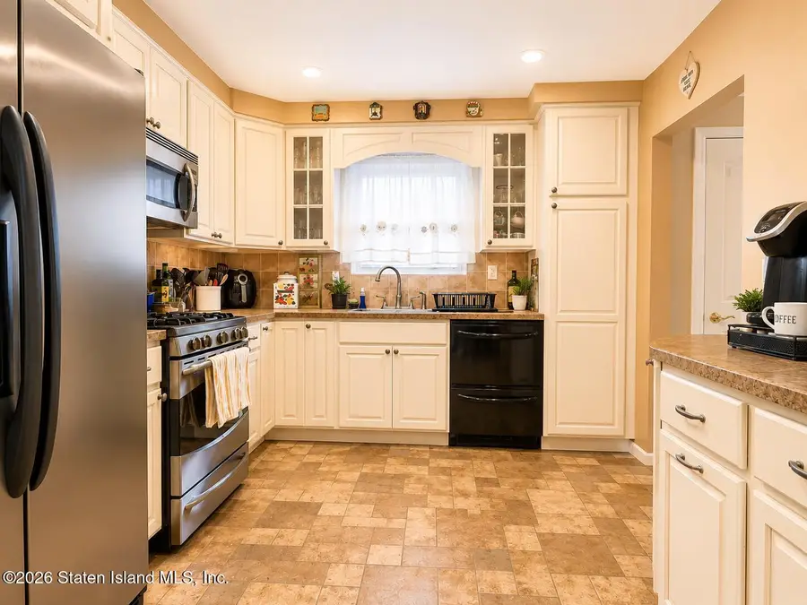 225 Woodbine Avenue, Staten Island, NY 10314 - #3
