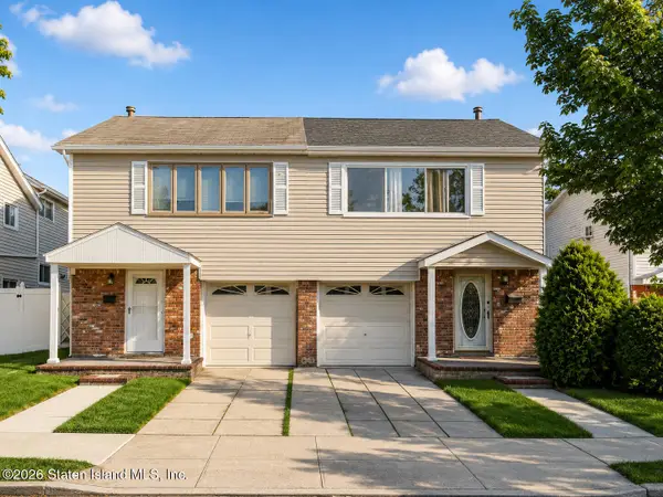 61 Middle Loop Road, Staten Island, NY 10308