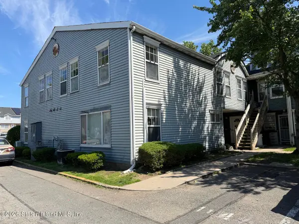 116 Pond Way, Staten Island, NY 10303