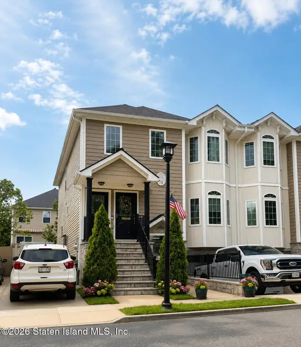 23 Wiltshire Lane, Staten Island, NY 10309