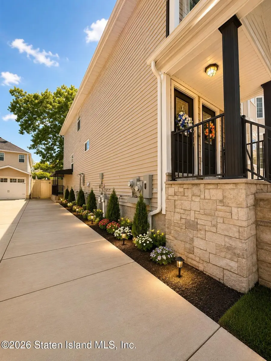 23 Wiltshire Lane, Staten Island, NY 10309 - #2