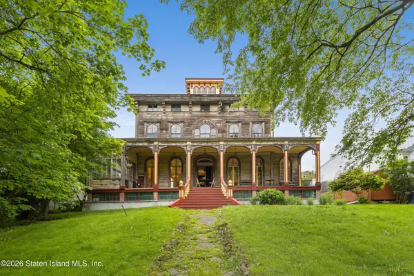 24 St Stephens Place, Staten Island, NY 10306