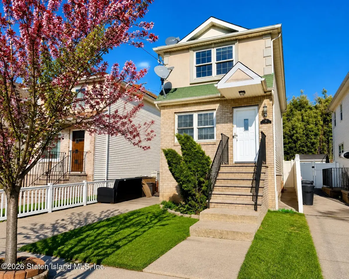291 Lockman Avenue, Staten Island, NY 10303 - #1