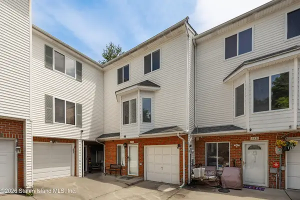 246 Jamie Lane, Staten Island, NY 10312