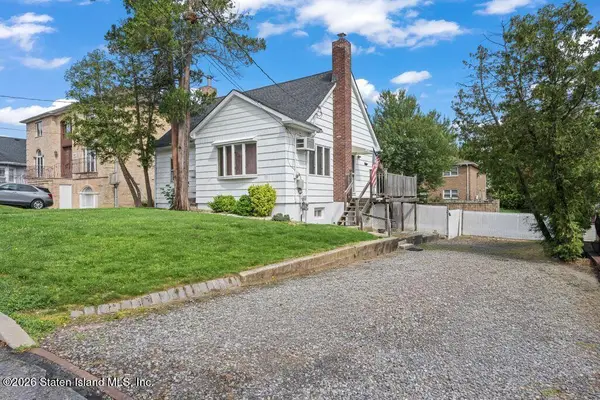 223 Darlington Avenue, Staten Island, NY 10312