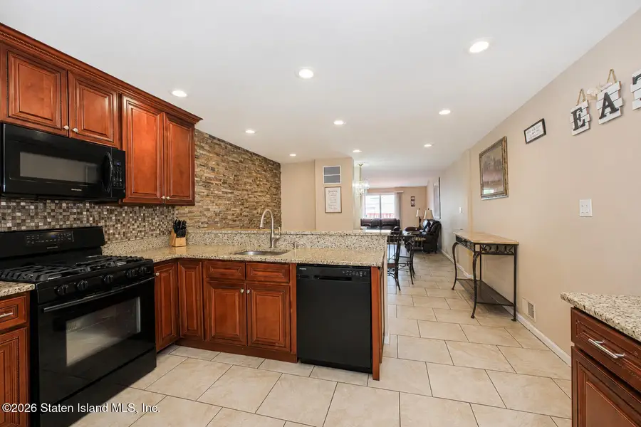 29 Pembrook Loop, Staten Island, NY 10309 - #3