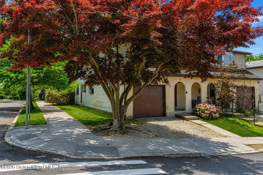 4 Behan Ct, Staten Island, NY 10306 - #2