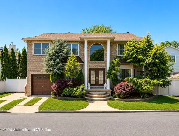 18 Sylvan Court, Staten Island, NY 10307