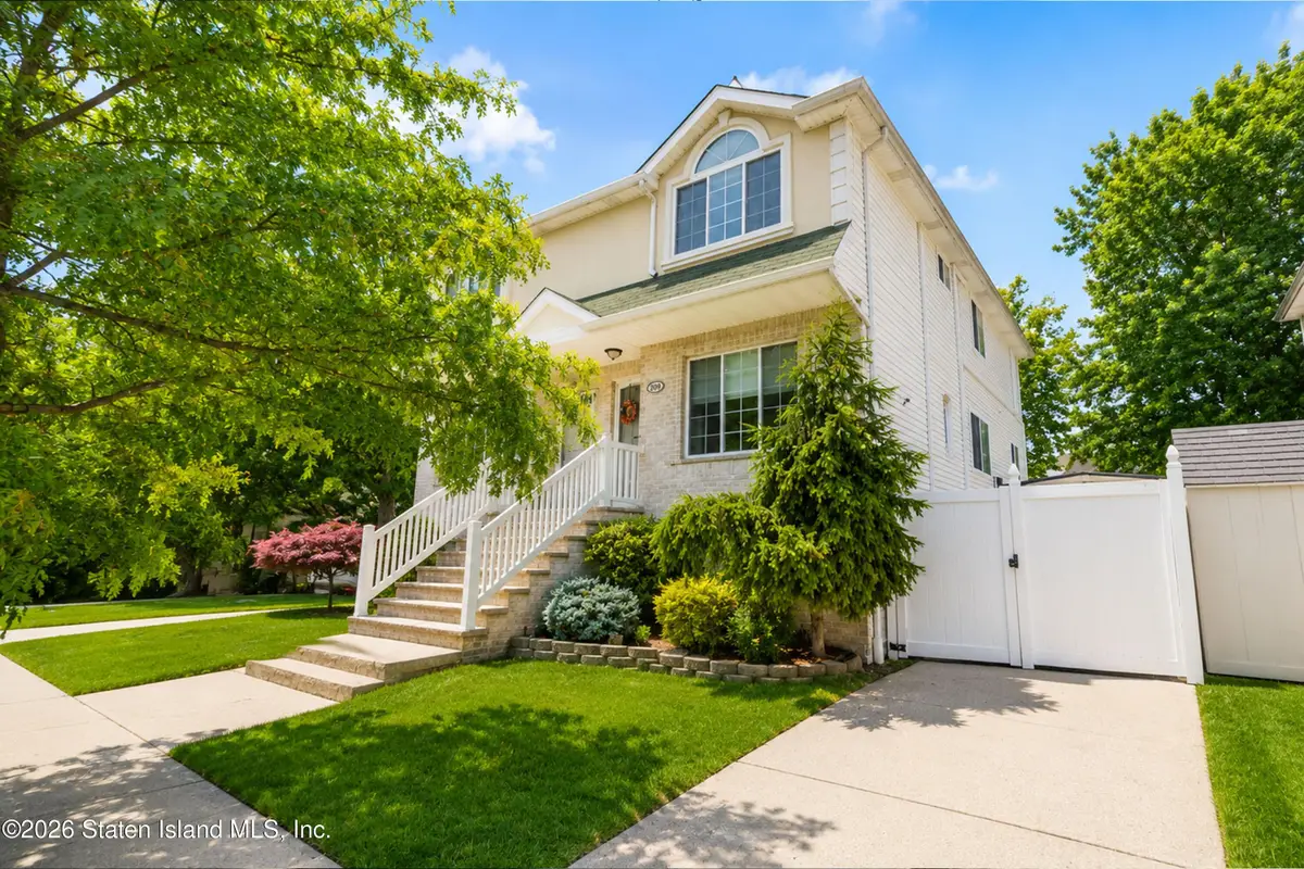 209 Sommer Avenue, Staten Island, NY 10314 - #1