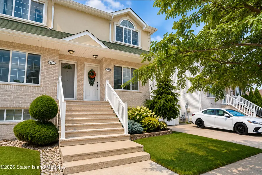 209 Sommer Avenue, Staten Island, NY 10314 - #2