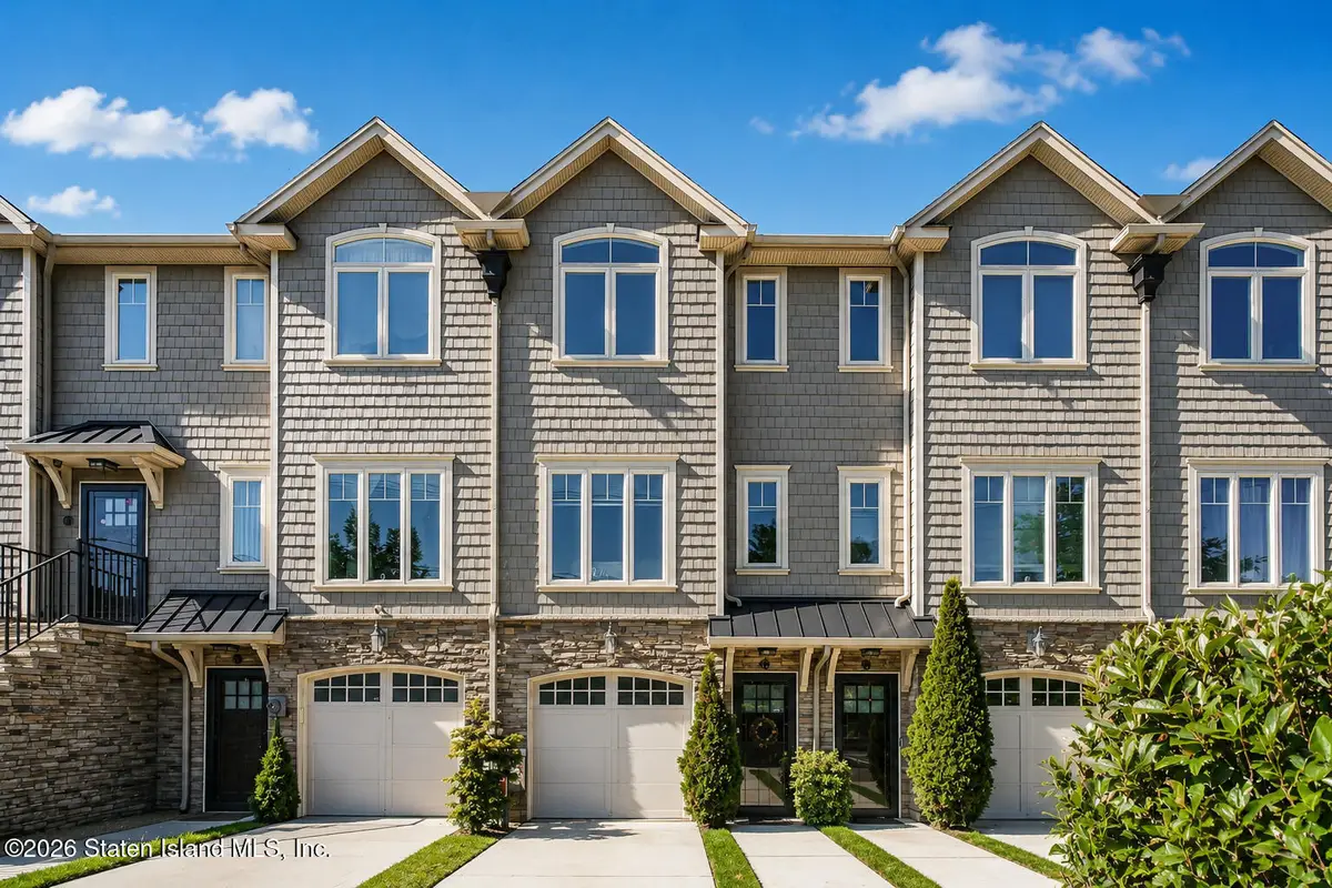 300 Lamberts Lane, Staten Island, NY 10314 - #1
