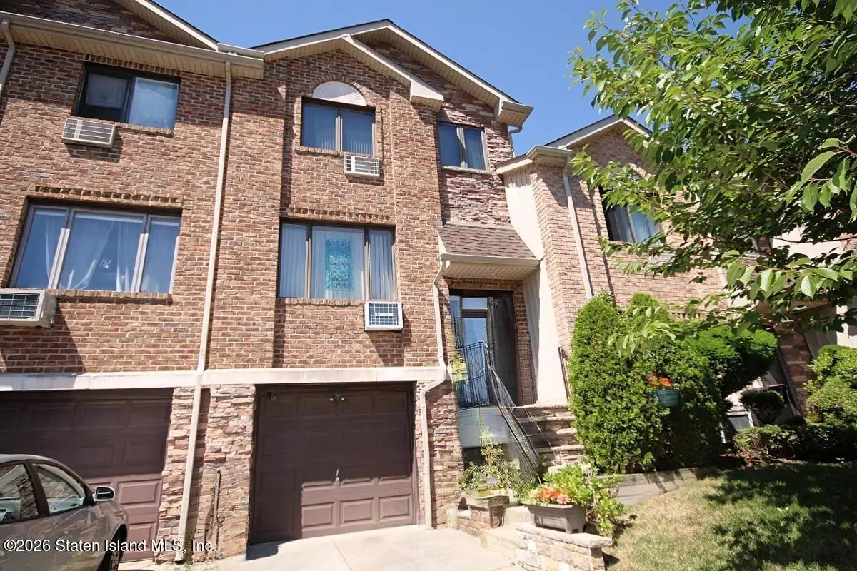 135 North Drive, Staten Island, NY 10305 - #1