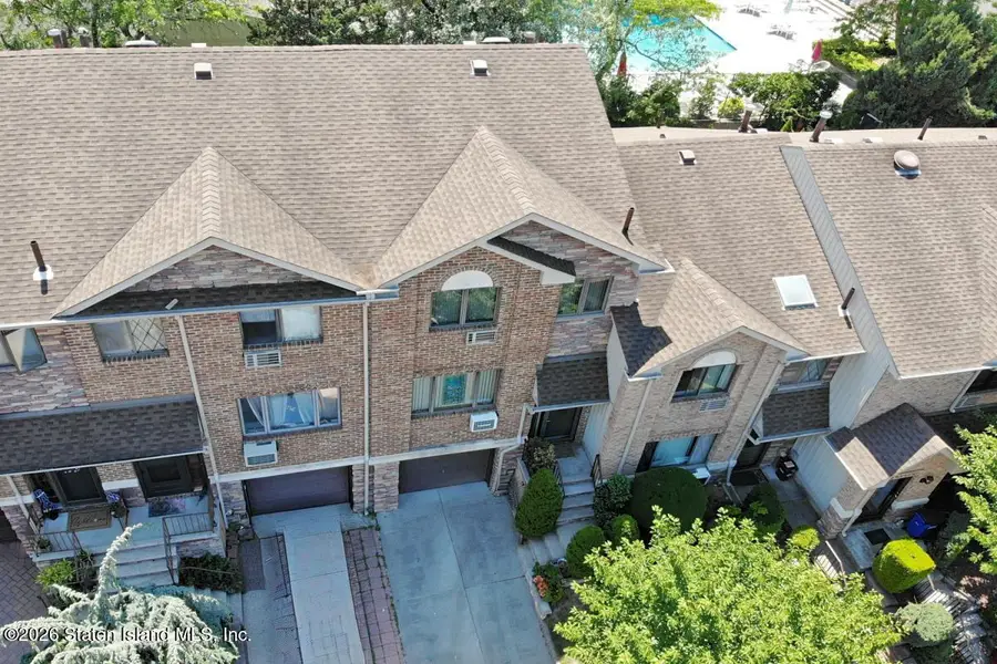 135 North Drive, Staten Island, NY 10305 - #2