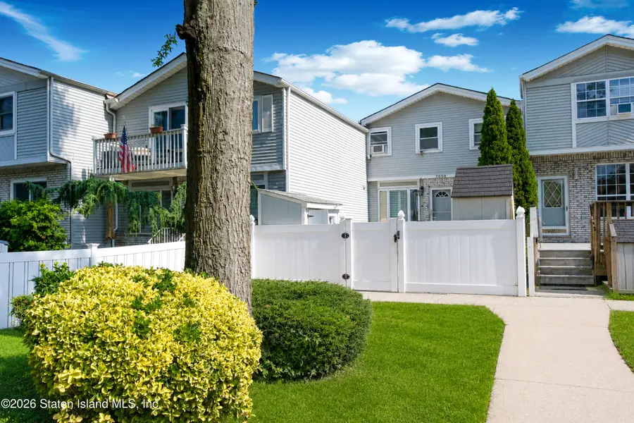 7050 Hylan Boulevard, Staten Island, NY 10307 - #2