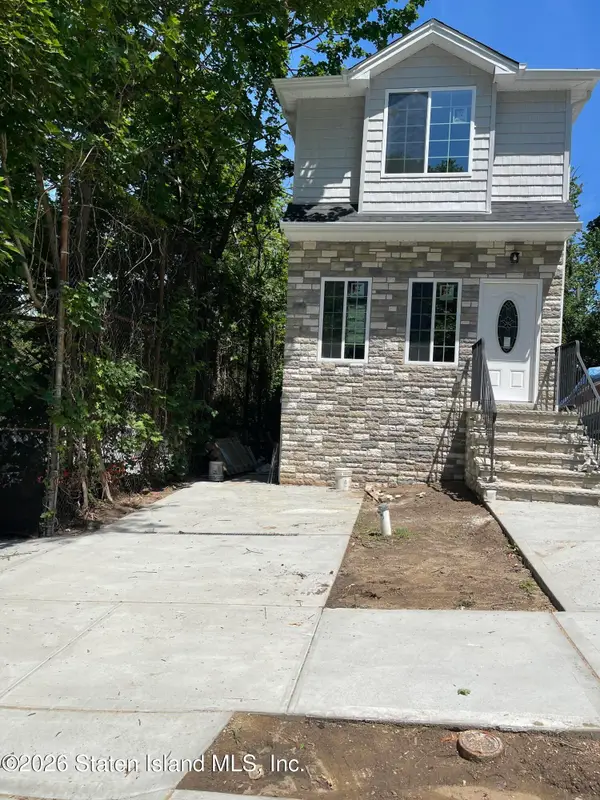 35 Layton Avenue, Staten Island, NY 10301