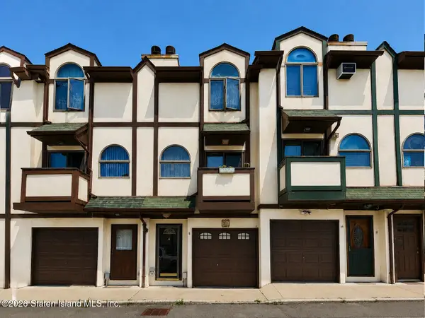 21 Stonecrest Court, Staten Island, NY 10308