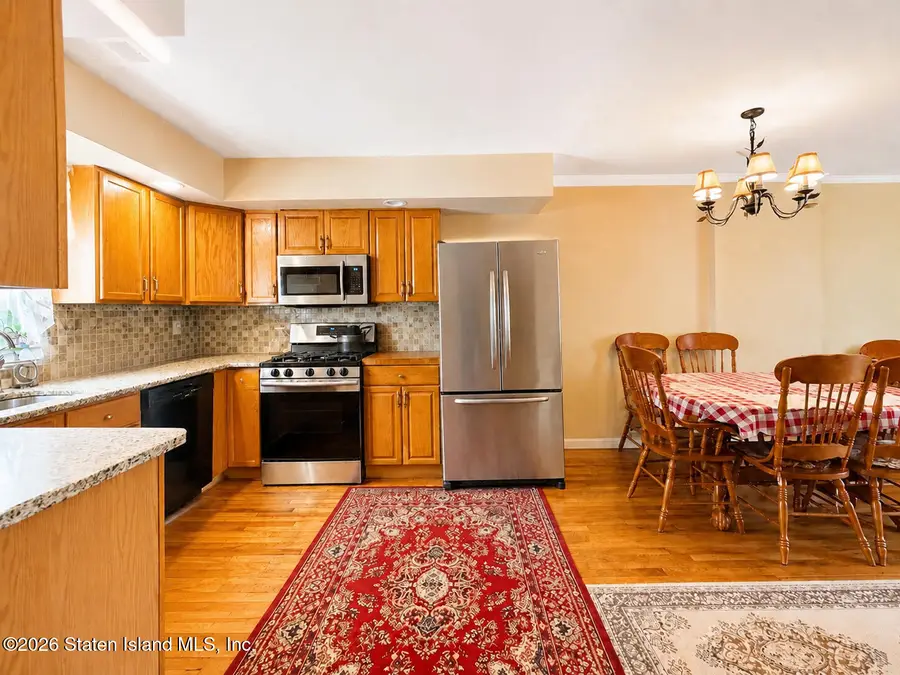 21 Stonecrest Court, Staten Island, NY 10308 - #3
