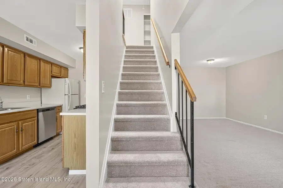 32 Franklin Lane #E, Staten Island, NY 10306 - #3