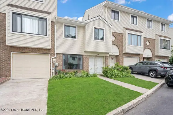 114 Redwood Loop, Staten Island, NY 10309