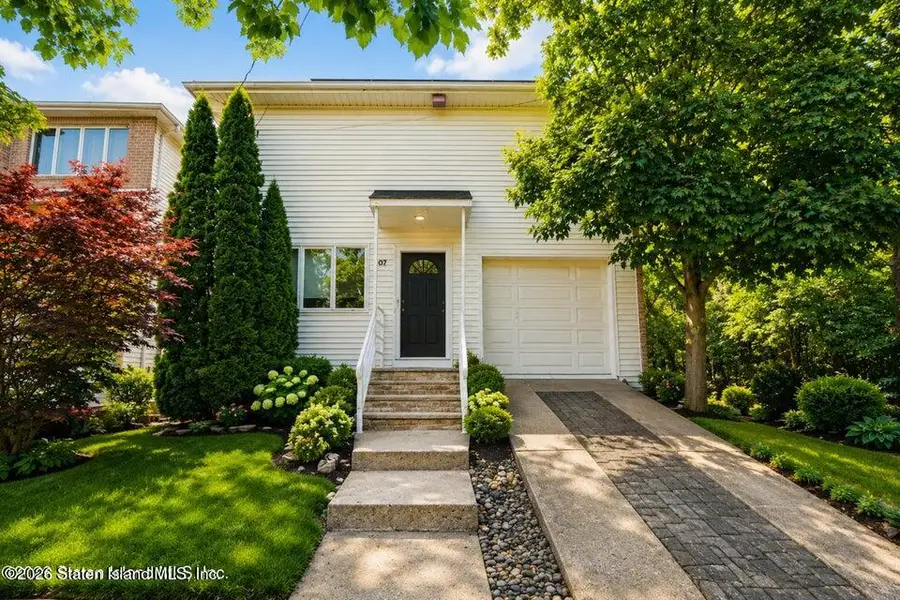 207 Eylandt Street, Staten Island, NY 10312 - #3