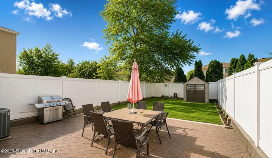 37 Middle Loop Road, Staten Island, NY 10308 - #2