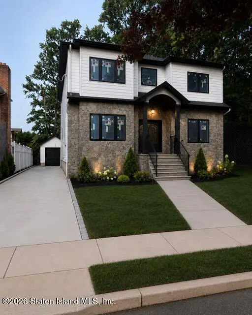 85 Trenton Court, Staten Island, NY 10309