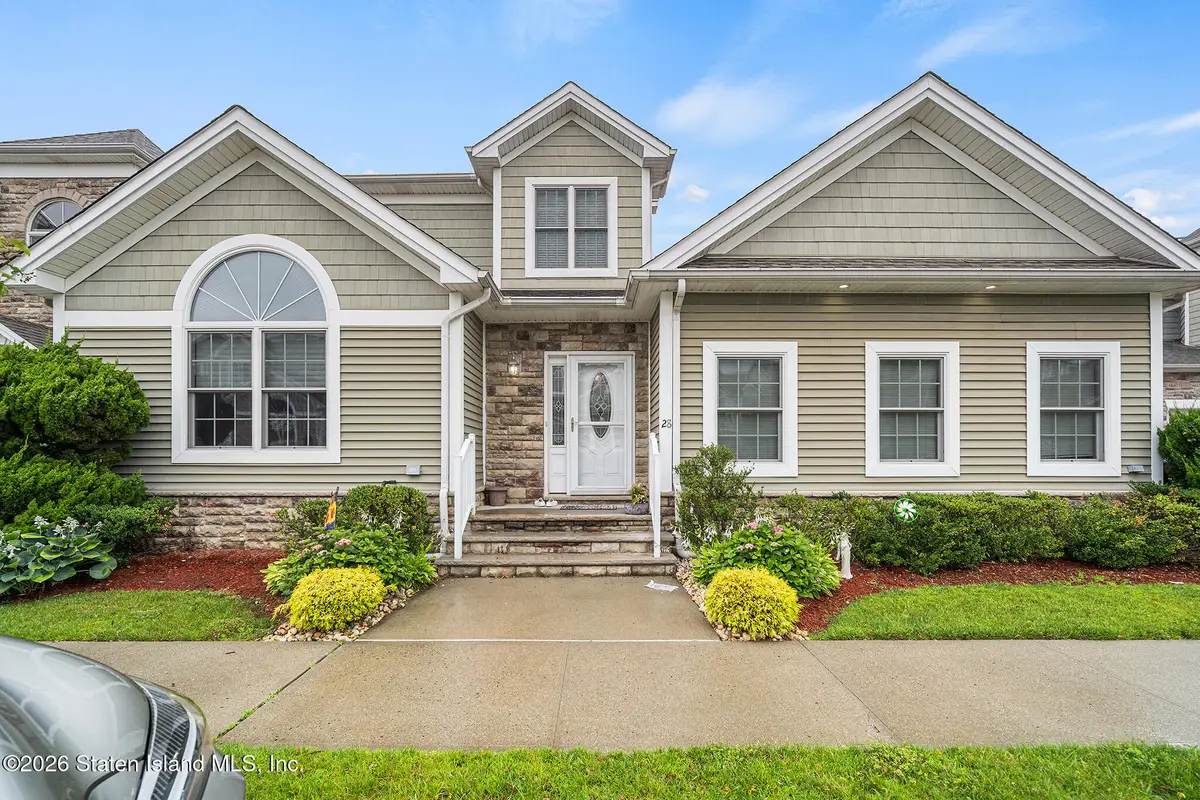 28 Pilot Lane, Staten Island, NY 10309 - #1
