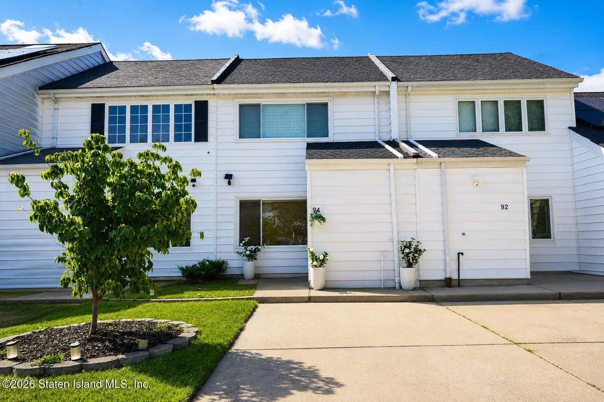 94 Hampton Green, Staten Island, NY 10312 - #1